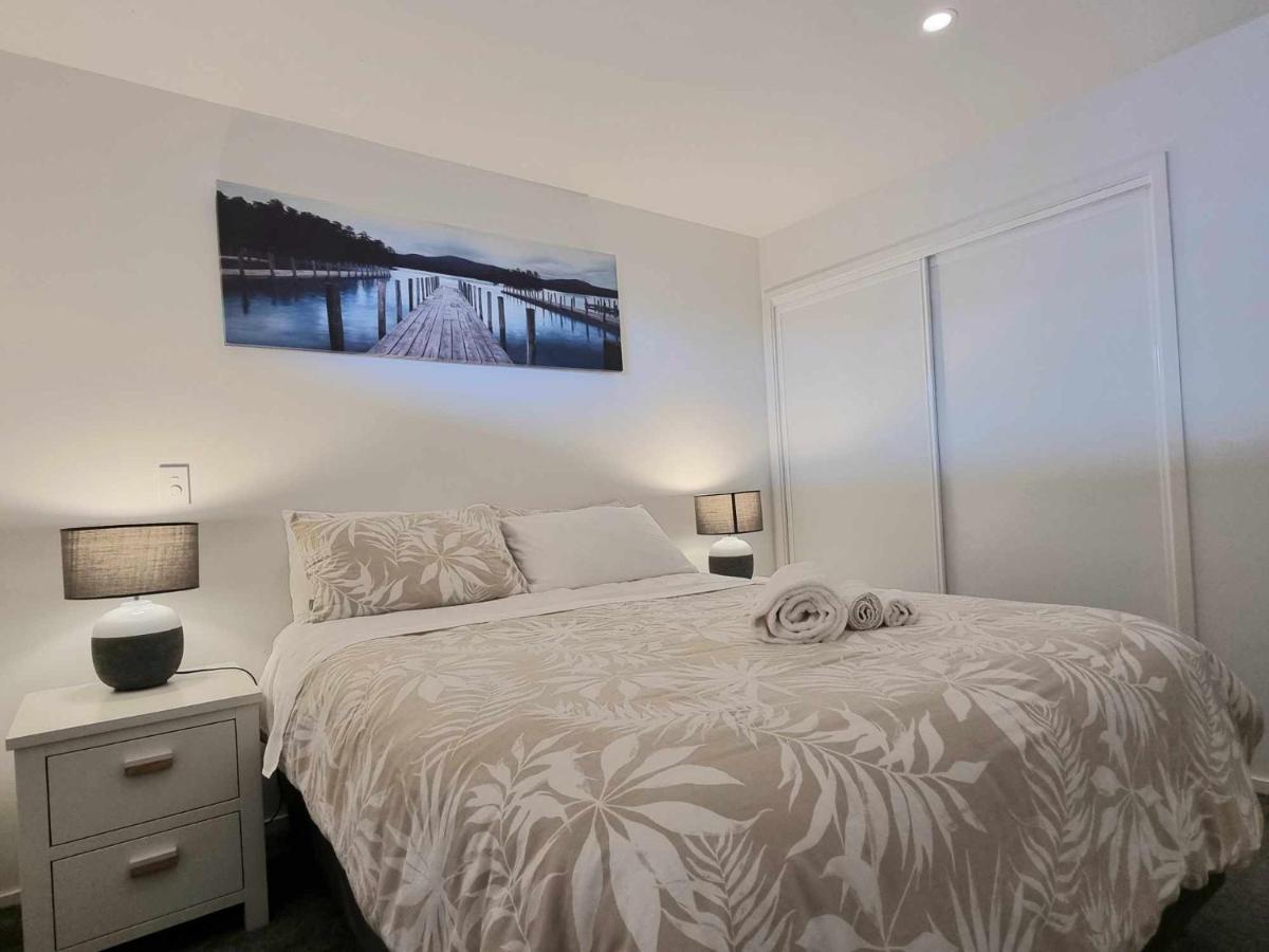 Modern 1 Bedroom Apartment Across From Hagley Park Christchurch Exterior photo